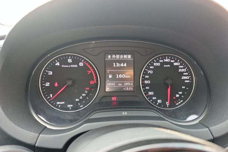 奥迪A3 2016款 Sportback 35 TFSI 领英型中控内饰14