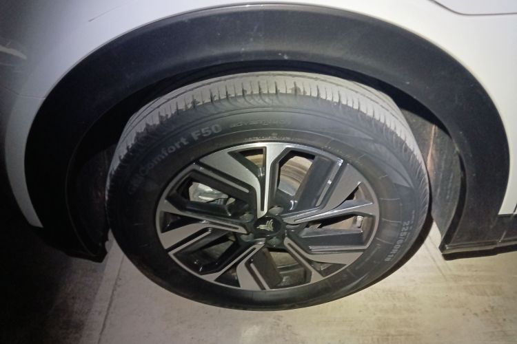 哪吒汽车 2023款 哪吒U-Ⅱ 挑战版 500 U秀 磷酸铁锂车身外观6007