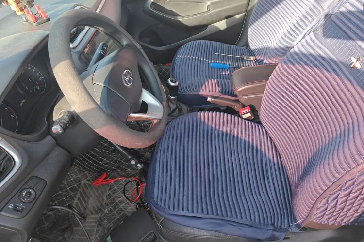 现代 瑞纳 2017款 1.4L 手动焕彩版 国V中控内饰19