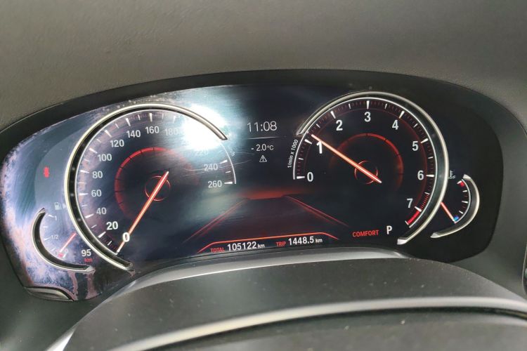 宝马7系 2018款 730Li 领先型 M运动套装中控内饰14