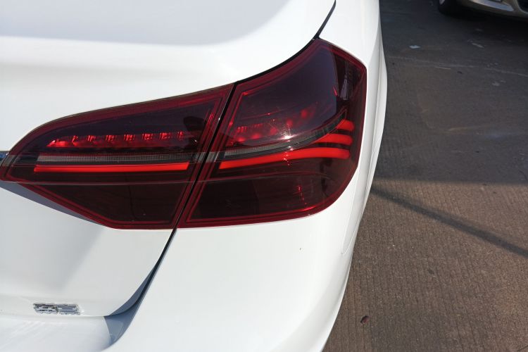 吉利汽车 帝豪 2020款 1.5L 手动豪华型车身外观9