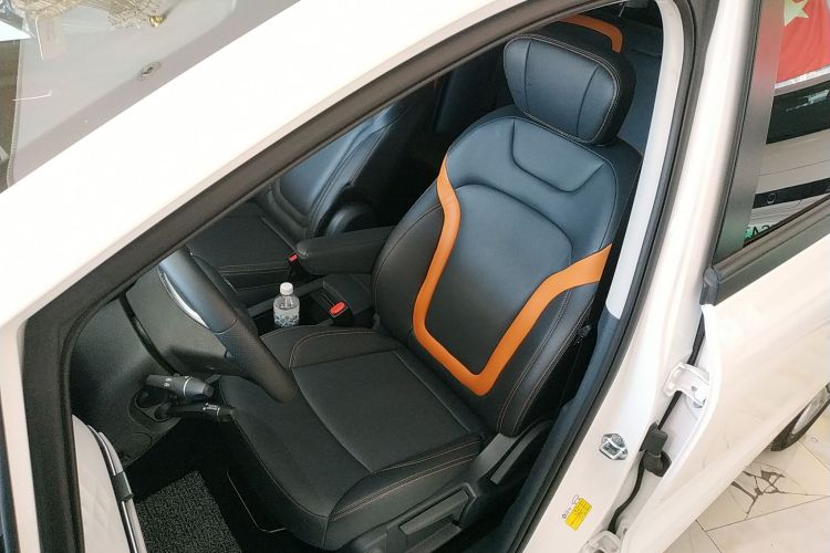 奔腾NAT 2023款 PRO 悦享出行版 419km局部细节19