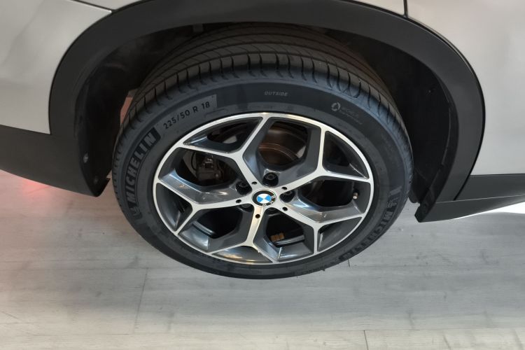 宝马X1 2016款 sDrive20Li 豪华型车身外观6008