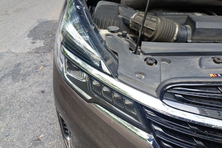 别克GL8 2020款 陆上公务舱 652T 尊贵型车身外观8