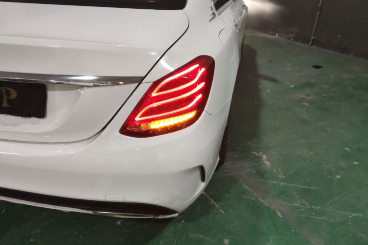 奔驰C级 2017款 C 180 L 运动版车身外观9