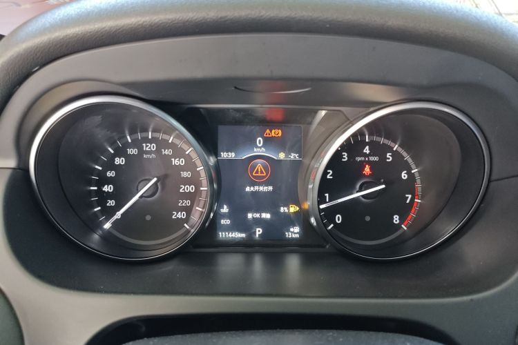 路虎 发现神行 2018款 240PS HSE版中控内饰14