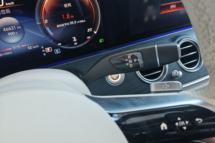 奔驰E级 2022款 改款二 E 300 L 运动豪华型中控内饰18