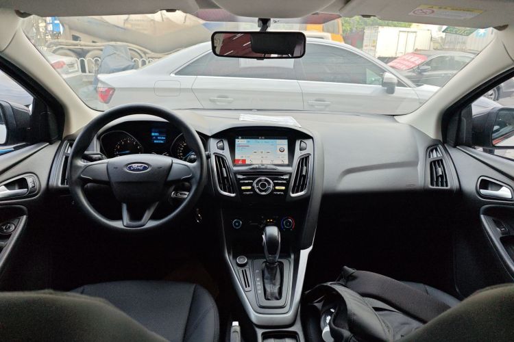 福特 福克斯 2017款 两厢 1.6L 自动舒适型智行版中控内饰7002