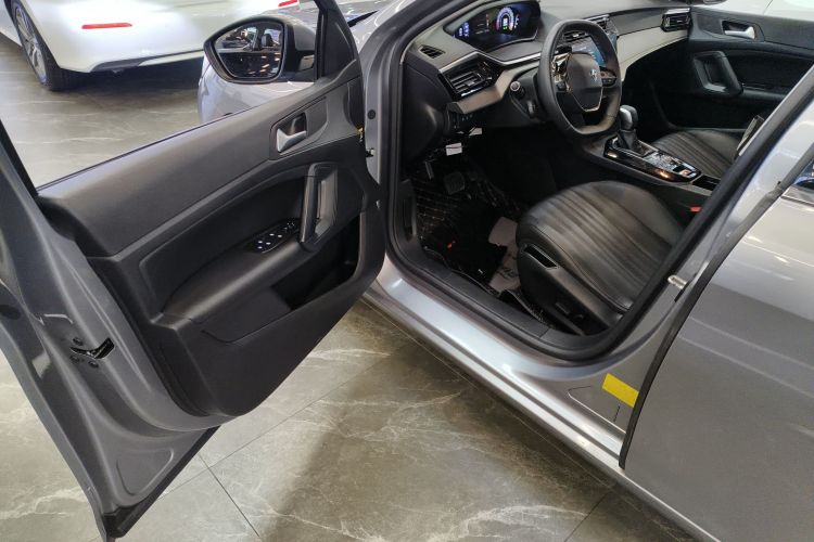 标致408 2024款 360THP 龘龘款 拉图版中控内饰7003