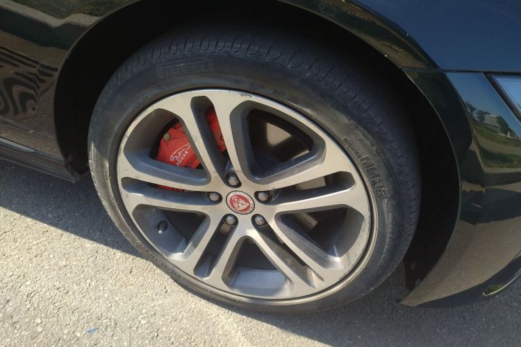 捷豹XEL 2021款 2.0T 250PS R-DYNAMIC S进取运动版车身外观10