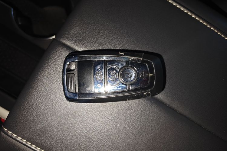 林肯 航海家 2023款 2.0T 四驱尊睿版中控内饰11