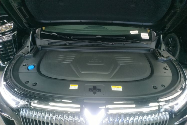 岚图汽车 岚图梦想家 2025款 PHEV 四驱卓越鲲鹏版局部细节24