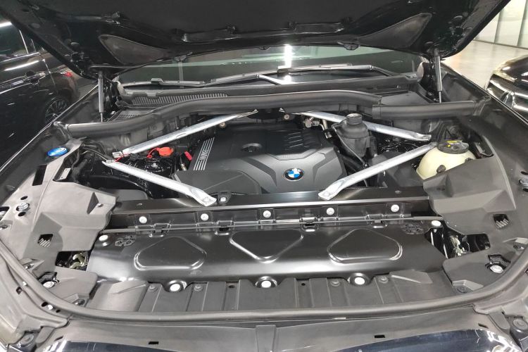 宝马X5(进口) 2022款 xDrive30i M运动套装机舱底盘24