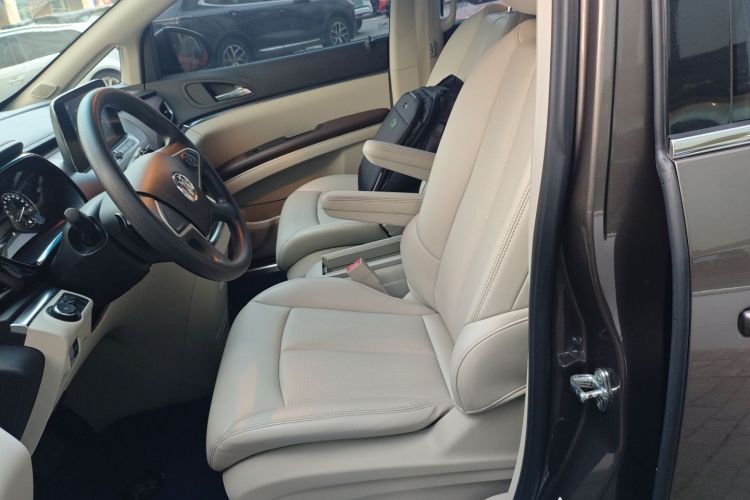 别克GL8 2023款 陆上公务舱 舒适型中控内饰19