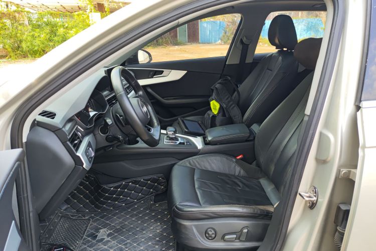 奥迪A4L 2019款 45 TFSI quattro 个性运动版 国V中控内饰19