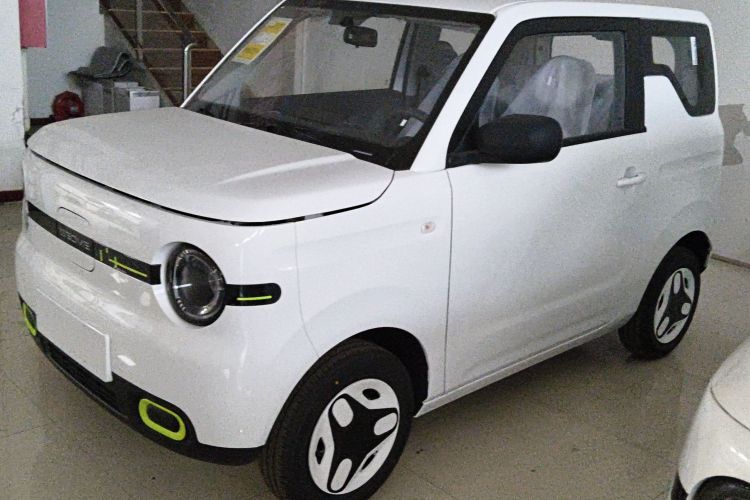 吉利银河 熊猫 2025款 210km 元气熊车身外观4