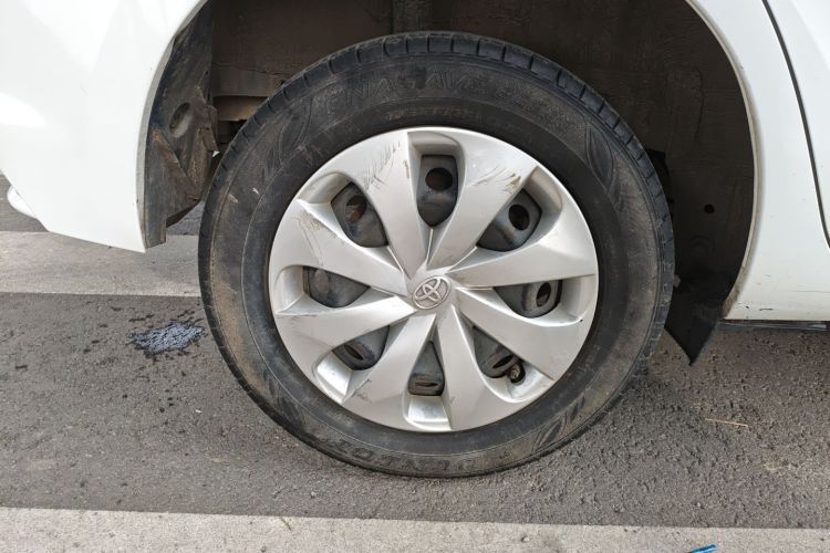 丰田 YARiS L 致炫 2016款 改款 1.3E 手动魅动版车身外观6008