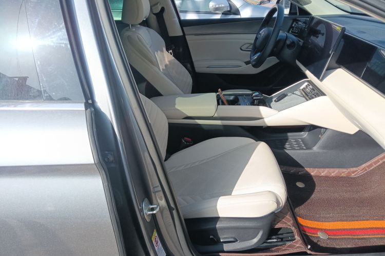 比亚迪 秦L 2024款 DM-i 120KM卓越型局部细节41