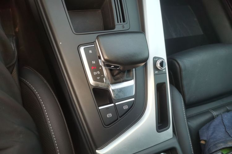 奥迪A4L 2023款 40 TFSI 时尚动感型局部细节18