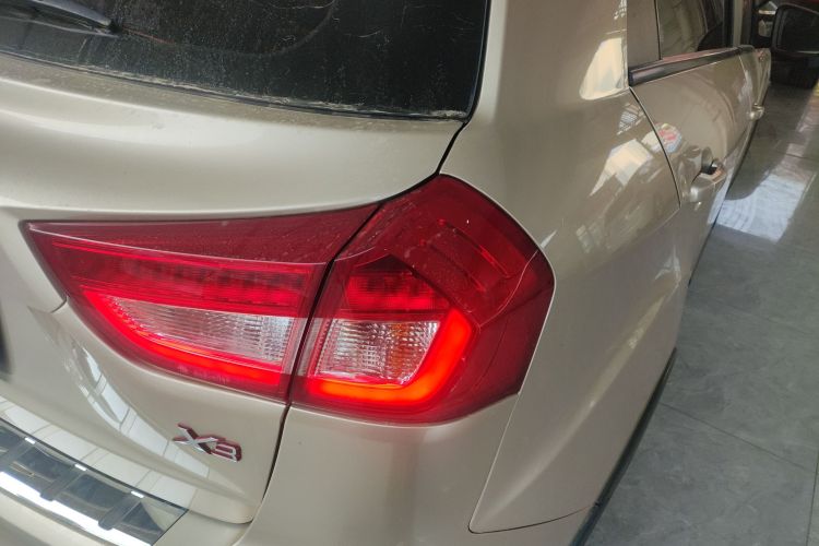 吉利汽车 远景X3 2017款 1.5L 自动尊贵型车身外观9