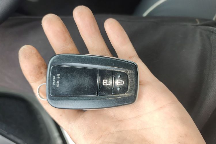 丰田 RAV4荣放 2023款 双擎 2.5L E-CVT两驱精英版中控内饰11