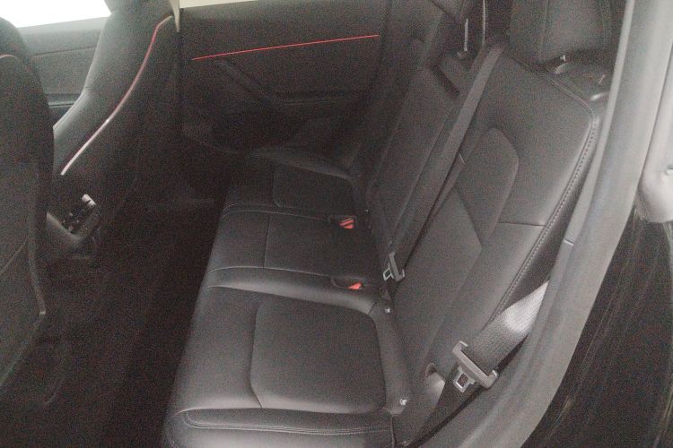 特斯拉 Model Y 2022款 后轮驱动版中控内饰21