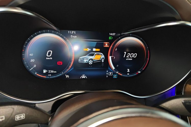 奔驰GLC 2022款 GLC 300 L 4MATIC 动感型中控内饰14