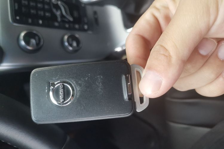 沃尔沃V40 2017款 T3 智雅版中控内饰11