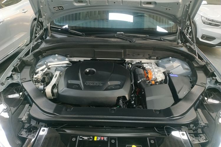 沃尔沃XC60新能源 2022款 T8 插电混动 四驱智远豪华版机舱底盘24