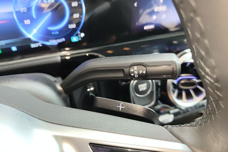 奔驰EQA 2025款 EQA 260中控内饰18