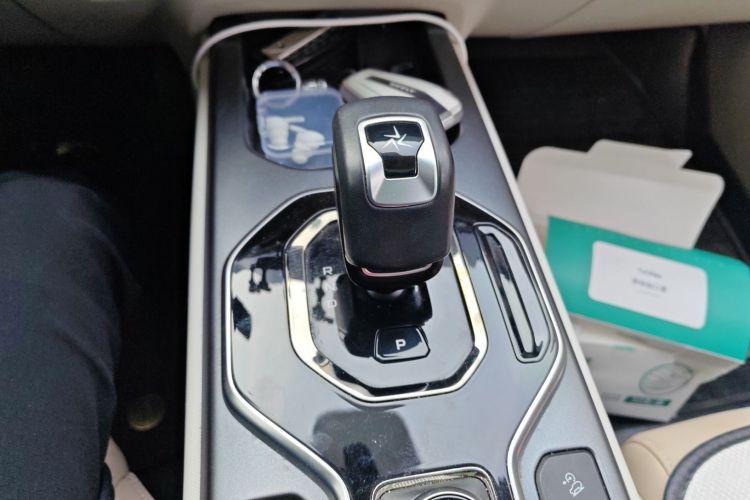 吉利汽车 吉利icon 2023款 1.5TD 巧克力醇巧版中控内饰18