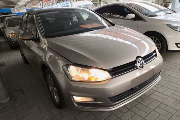 大众 高尔夫 2016款 230TSI 自动豪华型车身外观3