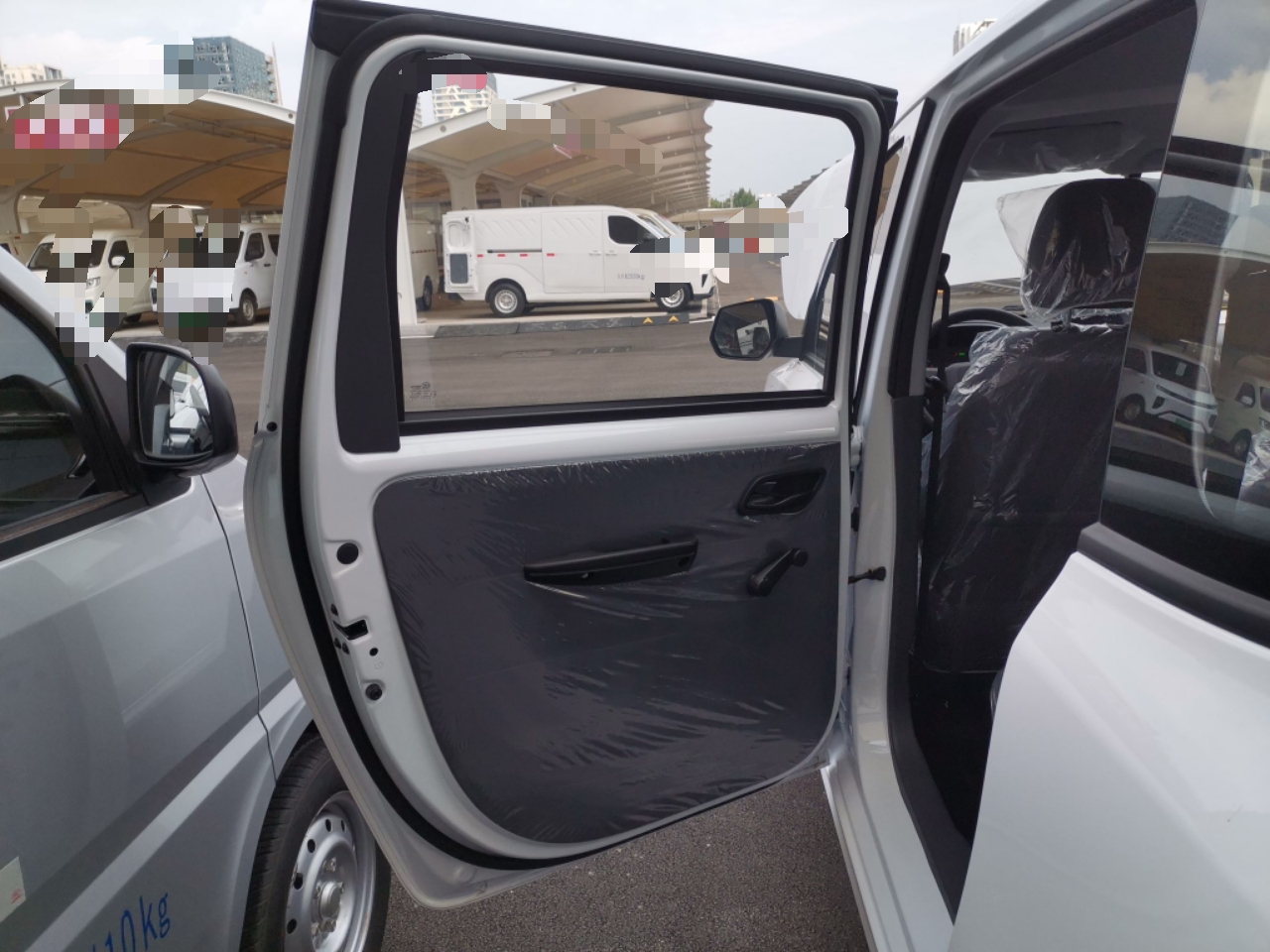 五菱汽车 五菱宏光新能源 2024款 纯电版 300KM 标准型