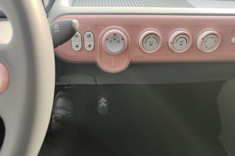 奔腾小马 2025款 222km 闪电马局部细节16