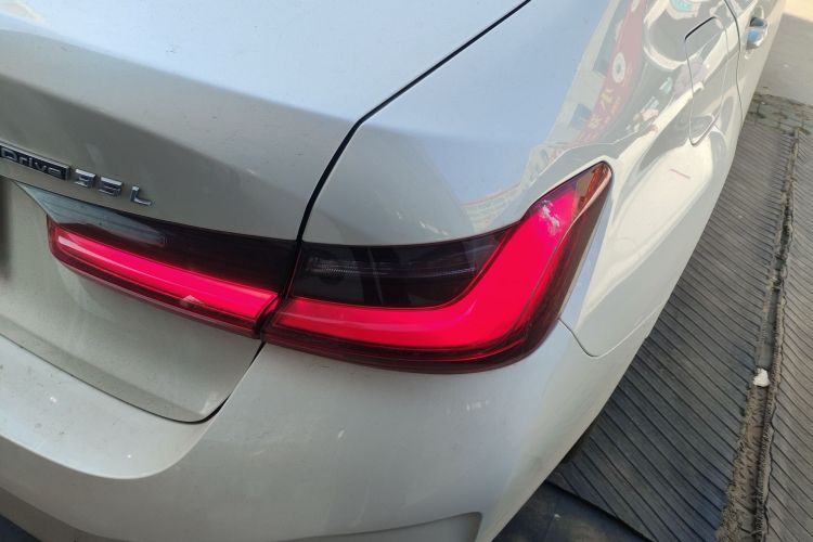 宝马i3 2025款 eDrive 35 L车身外观9