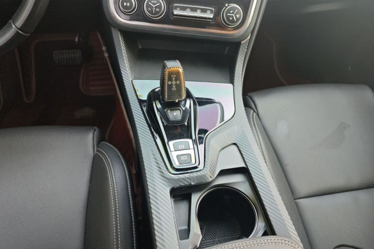 领克01 2020款 2.0T 两驱纯Pro版 国VI中控内饰18