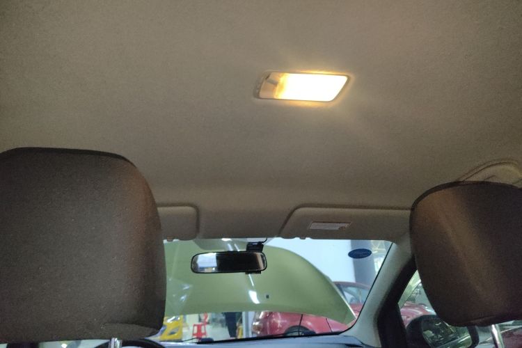 日产 骊威 2013款 劲锐 1.6XL CVT舒适版中控内饰22