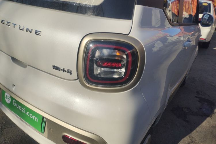 奔腾小马 2025款 222km 灵动马车身外观9