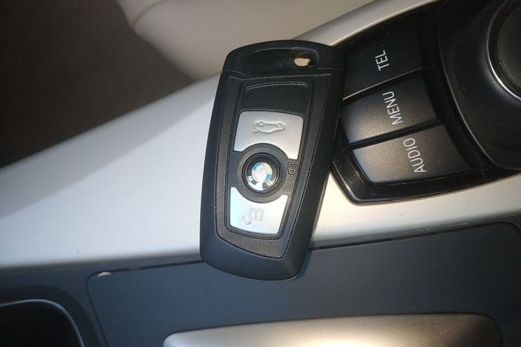 宝马3系 2016款 320Li 进取型中控内饰7001