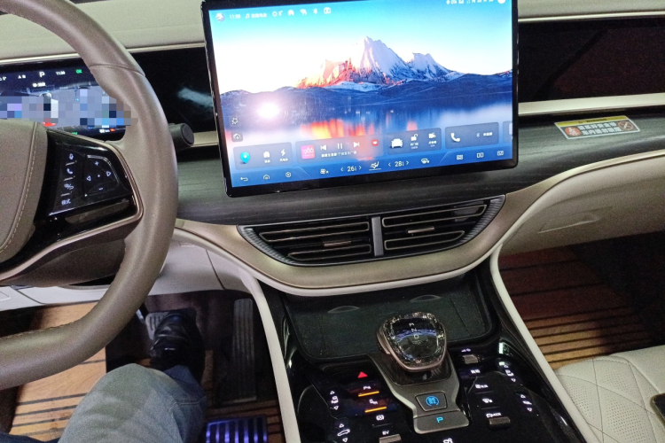 腾势D9 2022款 DM-i 970 四驱尊荣型中控内饰16