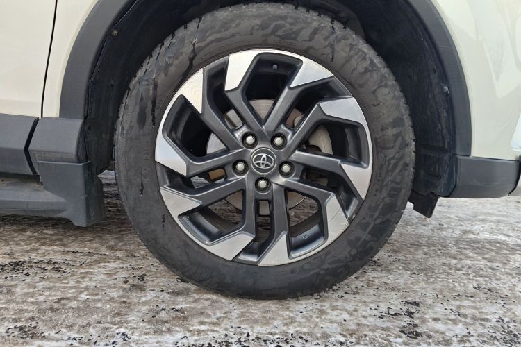 丰田 RAV4荣放 2018款 2.5L 自动四驱精英i版车身外观10