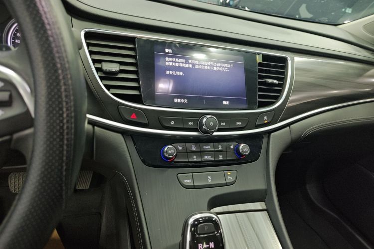 别克 君越 2020款 652T 豪华型中控内饰16