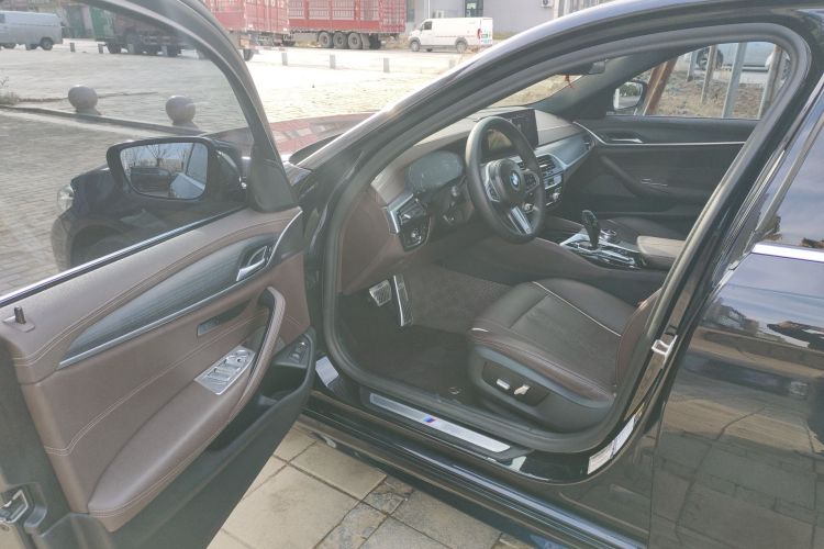 宝马5系新能源 2021款 535Le M运动套装中控内饰20