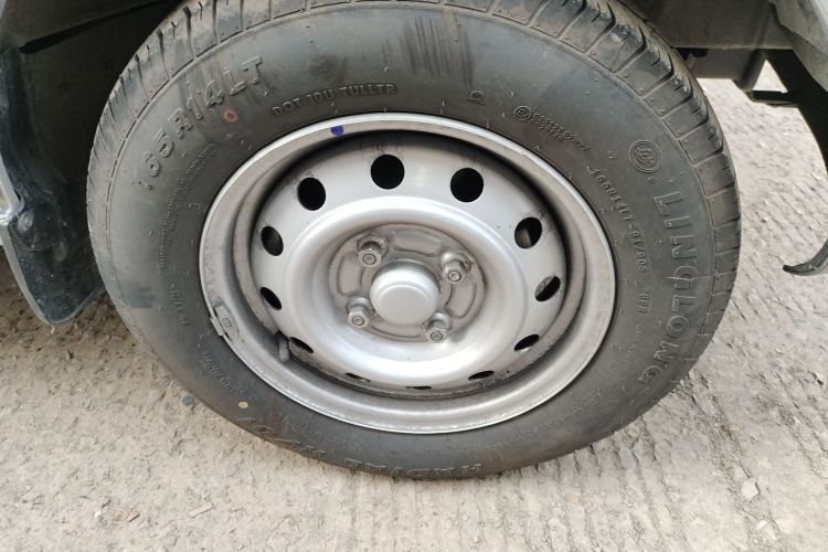 五菱汽车 五菱荣光S 2023款 1.5L 基本型封窗车 2座车身外观10