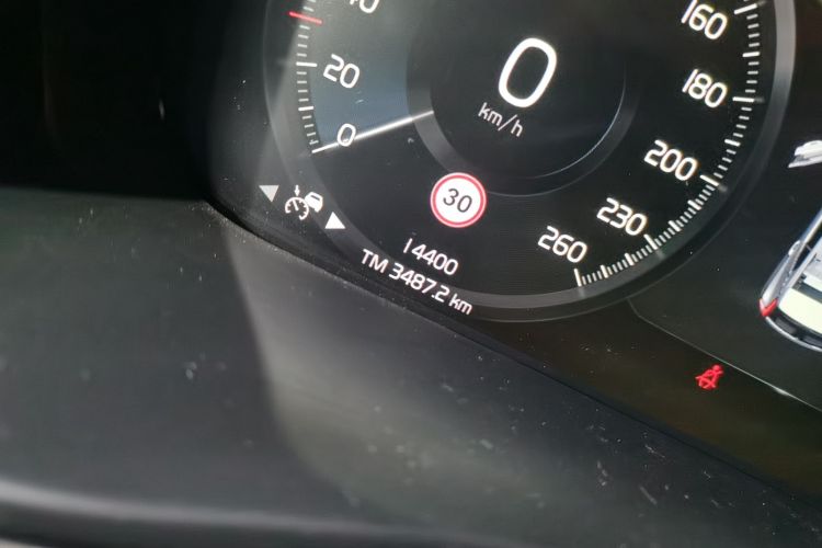 沃尔沃XC40 2021款 T5 四驱智雅运动版中控内饰15