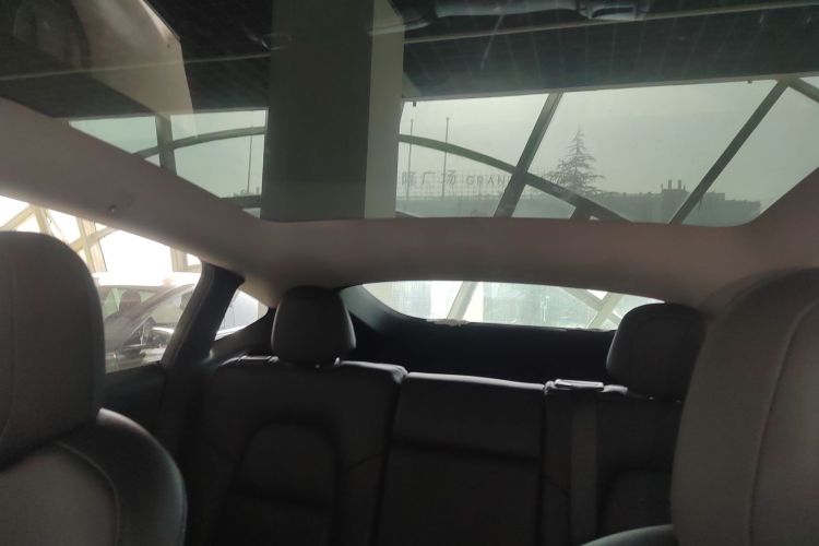 特斯拉 Model Y 2022款 后轮驱动版中控内饰22