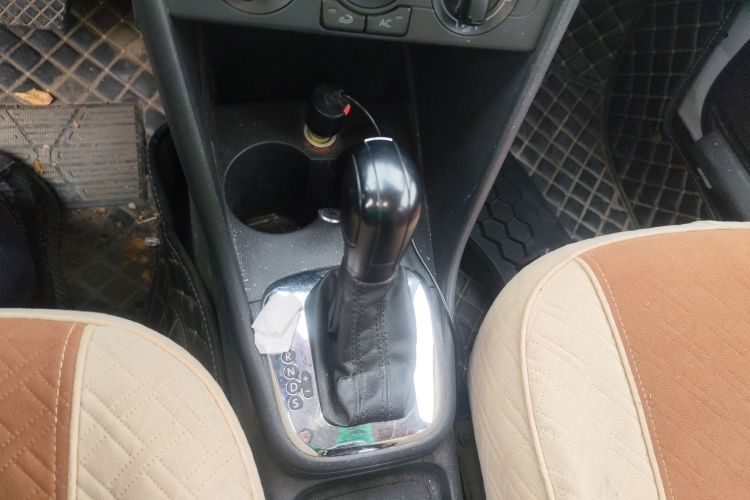 大众 Polo 2013款 1.4L 自动舒适版中控内饰18