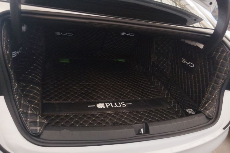 比亚迪 秦PLUS 2024款 荣耀版 DM-i 55KM领先型中控内饰23