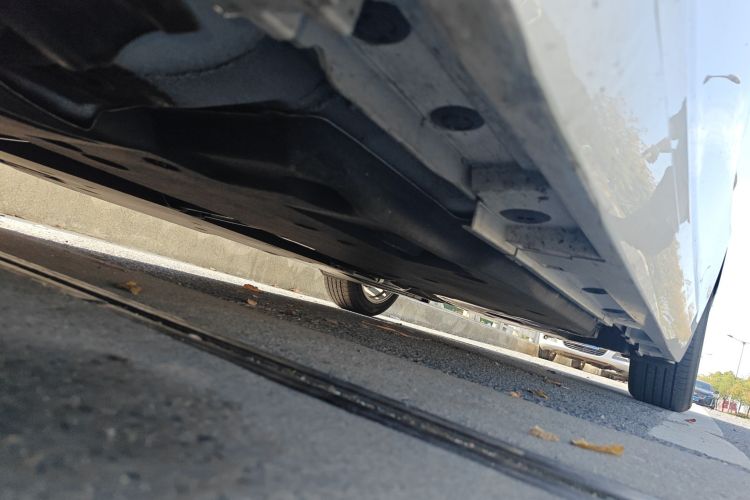 雷克萨斯ES 2025款 200 臻享版局部细节9004