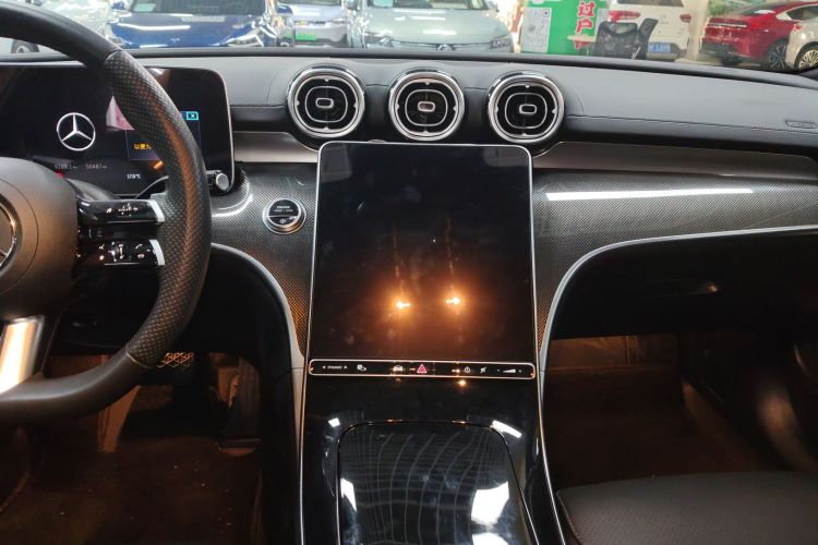 奔驰C级 2023款 C 260 L 运动版中控内饰16